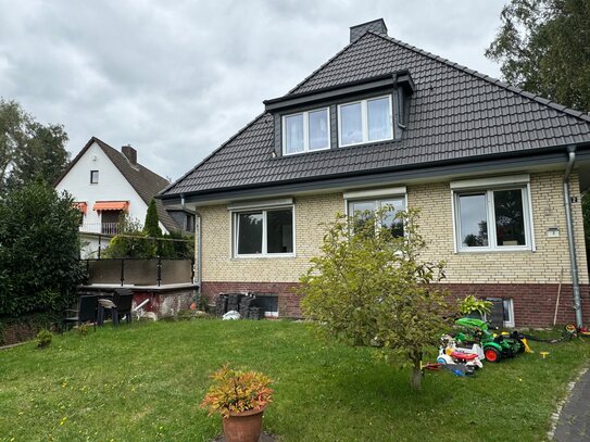 Hier lässt sich's leben..! Großzügiges Ein-/Zweifamilienhaus in guter Lage von Boberg