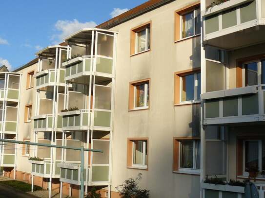 3-Raum-Wohnung mit Balkon und Tageslicht Bad