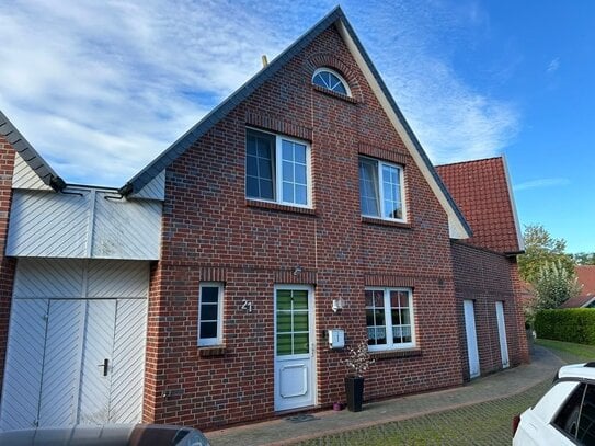 Gepflegtes Reihenmittelhaus zentral in Wardenburg mit Carport-Stellplatz. Vermietet!