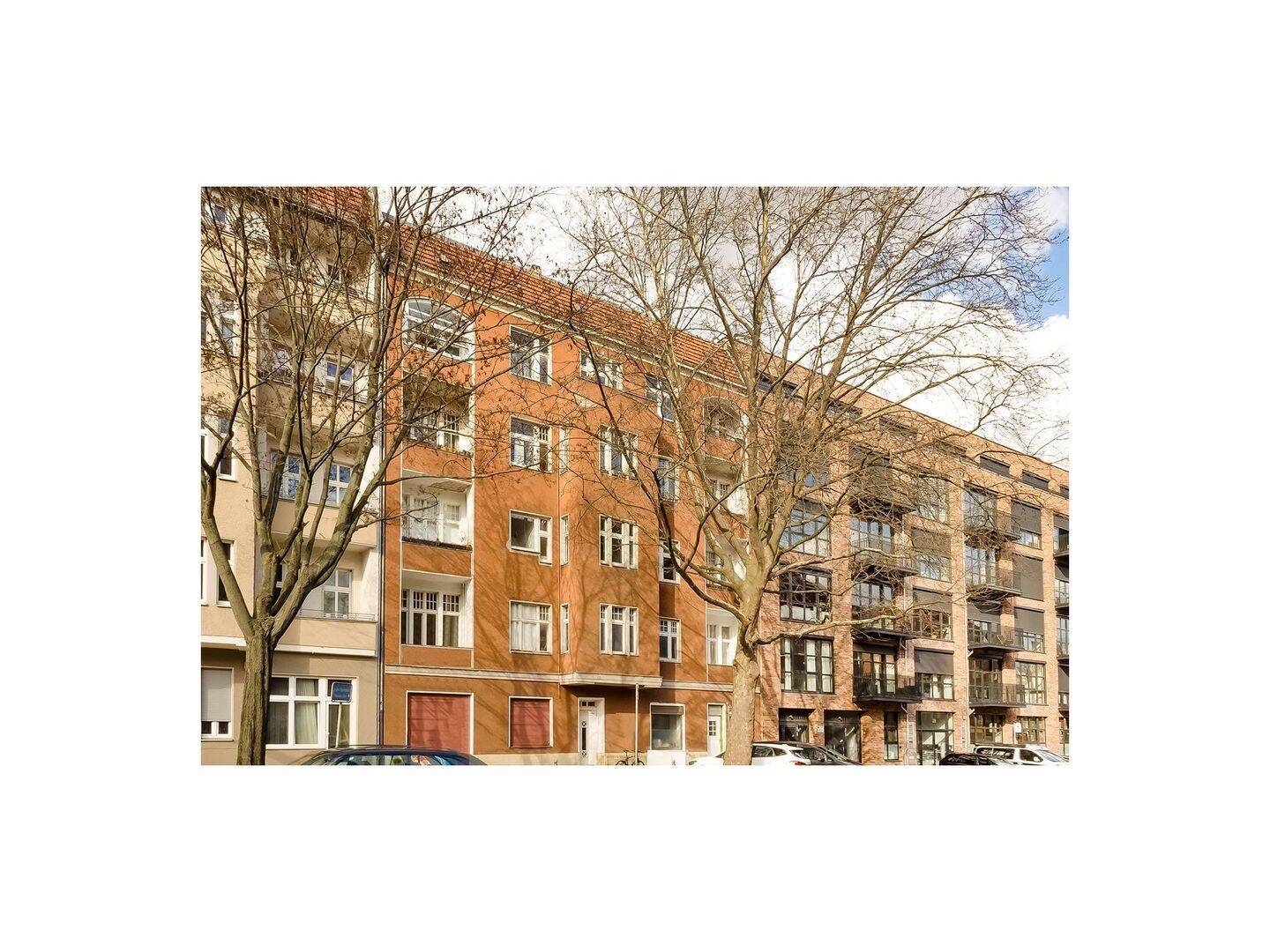 Lichtdurchflutetes Wohnglück: Charmante ALTBAUWOHNUNG mit Wohlfühl-Garantie - Photo 1