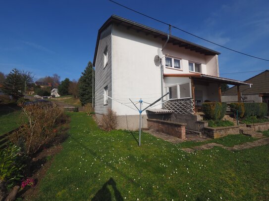 FREISTEHENDES EINFAMILIENHAUS IN ORTSRANDLAGE MIT FERNBLICK