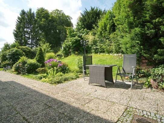 Schöne helle Wohnung mit Gartenterrasse in ruhiger Lage, Garage möglich, Internetzugang u.v.m.