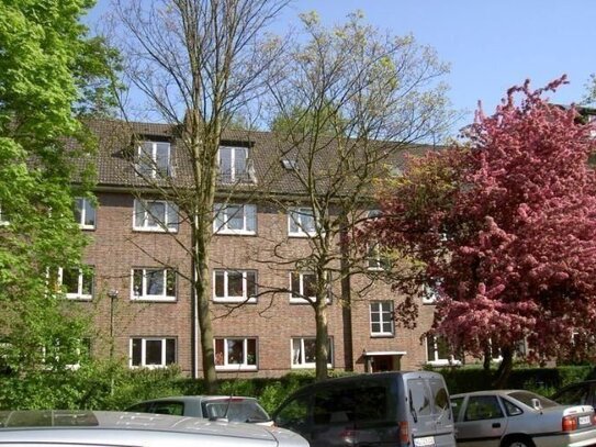 Gemütliche 3 Zimmer Whg. (Vollbad u. Balkon) in Bahrenfeld