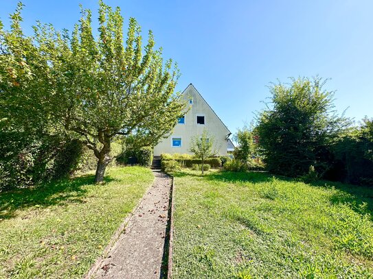 Weitramsdorf - Charmantes Häuschen aus den 60ern mit tollem Garten und Doppelgarage