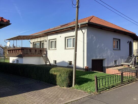 Komplett saniertes Einfamilienhaus/Bungalow + Sofort zum einziehen + mit Tiefgarage u. Doppelgarage + Solarheizung + Ka…