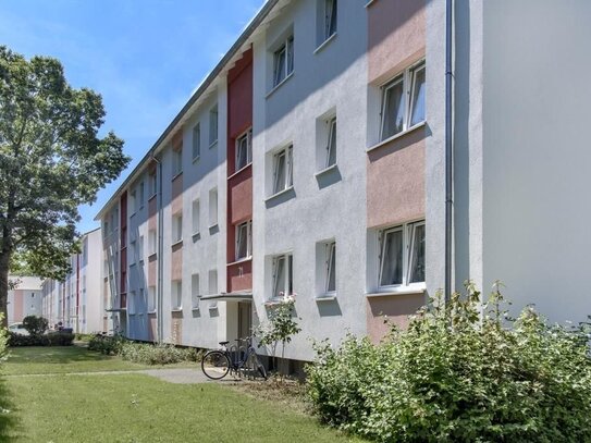 3-Zimmer-Wohnung mit Tageslichtbad und Balkon an der Strotheide frei!