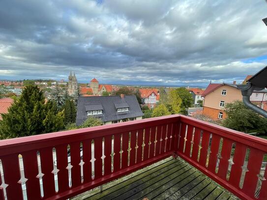 Ruhige großzügige Stadtrandwohnung mit Blick über die Stadt