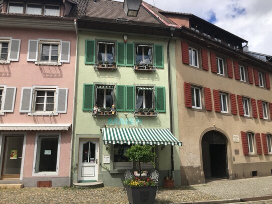 Gepflegtes Geschäftshaus mit Altstadt-Charme für Ladengeschäft/Einzelhandel oder Büros in STAUFEN