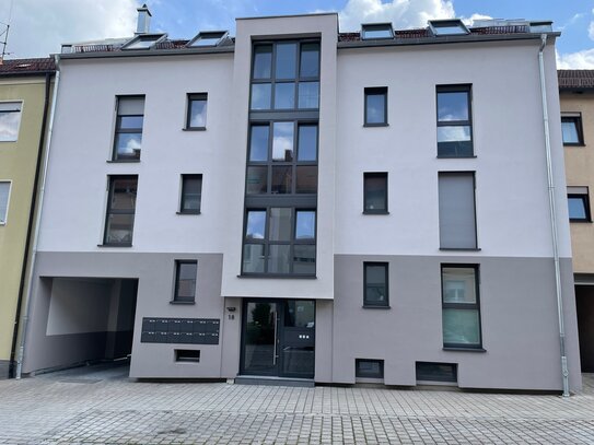 moderne 2-Zimmer-Wohnung mit Balkon und Carport