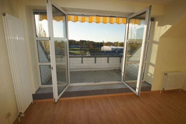 Sichere Kapitalanlage in Berlin: Vermietete 3-Zi.-DG-Wohnung mit Wertsteigerungspotenzial