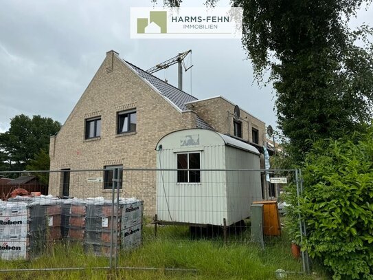 *** Exklusive Neubau-DHH mit Carport im gehobenen Stil - nach KfW40 Effizienz in Westoverledingen/Ihrhove *** sehr zent…