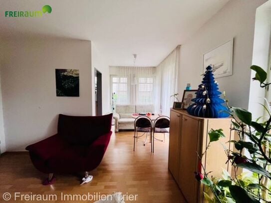 Reserviert! TR.: Heiligkreuz- Kleine Eigentumswohnung mit 2 ZKB, Balkon und Garagenstellplatz.