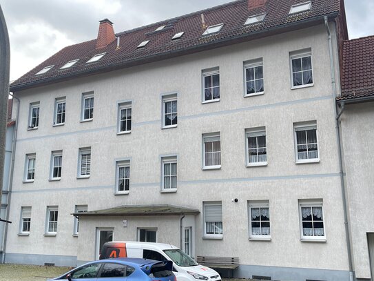 Top gepflegte 2 Raumwohnung mit riesiger Einbauküche und schönen Blick