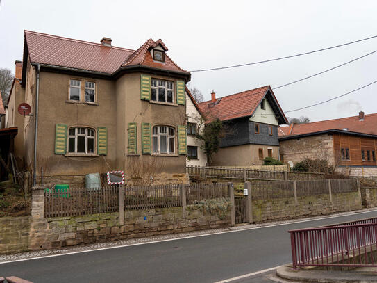 Romantisches Einfamilienhaus in idyllischer Lage & mit top Infrastruktur