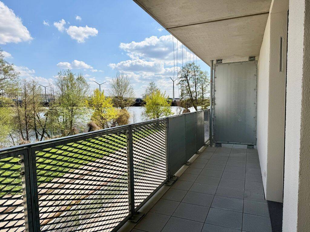 Panorama-Blick über das Wasser: 3-Zimmer-Wohnung mit Balkon und einzigartigem Ausblick - Foto 1