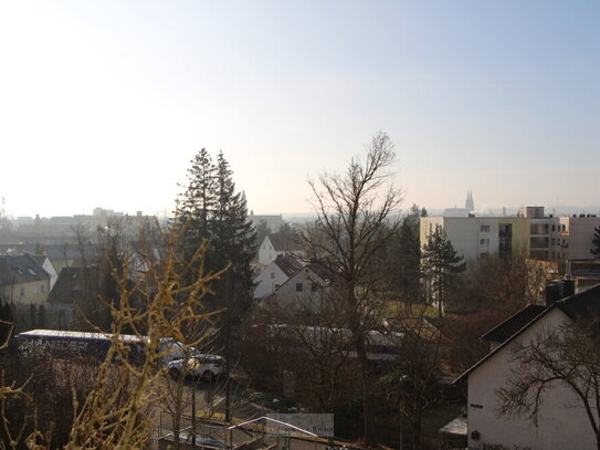 Geräumige 3,5 ZKB-Wohnung mit Domblick am Sallerner Berg