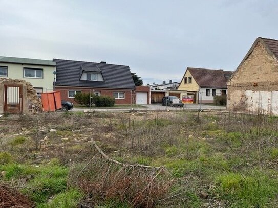 Hier könnte Ihr Traumhaus stehen! Grundstück mit Baugenehmigung für ein Doppelhaus!