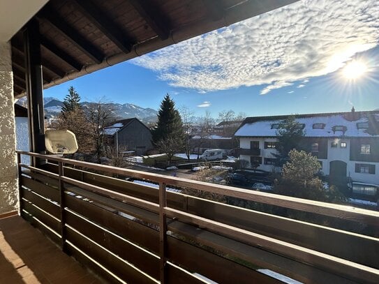 Kleine Wohnung, großes Potenzial, 2 Zimmer mit tollem Blick in die Berge!