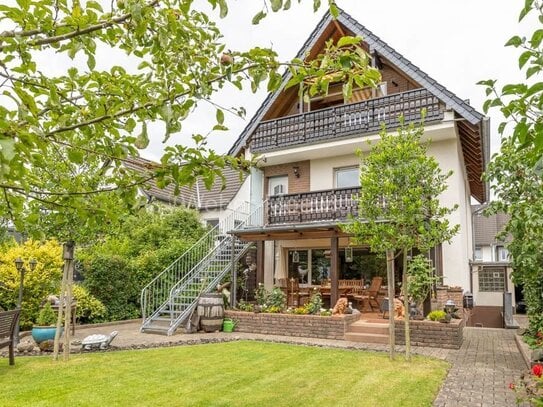 Tolles Familienhaus mit großem Garten und Einliegerwohnung in beliebter Wohngegend