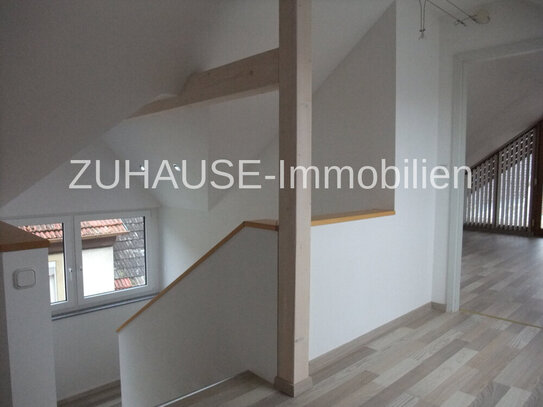 Moderne Maisonette-Wohnung in Werneck OT (optional: Scheune mit Garten)