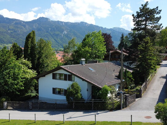 Grund im grünen Aschau/Chiemgau m. Bergblick u. Bestandsgeb.