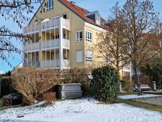 Kapitalanlage, vermietet: 2-Raum-Wohnung im 1. Obergeschoß. Balkon. Tiefgaragen-Stellplatz (abschließbare Boxe)