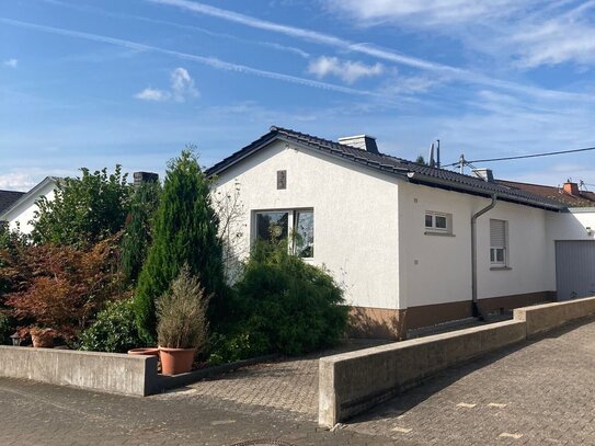 Das perfekte Zuhause für die kleine Familie-Bungalow mit Garten in Feldrandlage