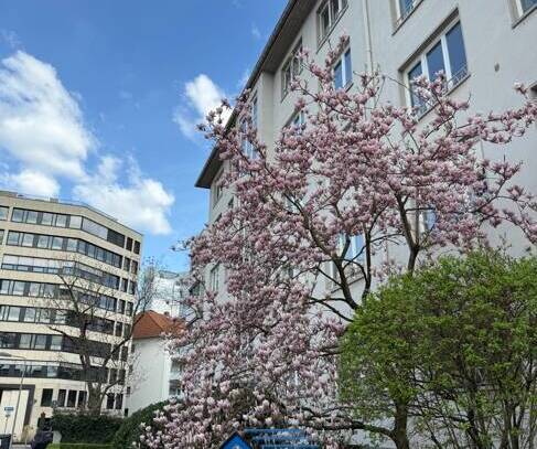 WOHNEN WIE IM URLAUB: Helle 3 Zimmer Wohnung mit XXL Terasse