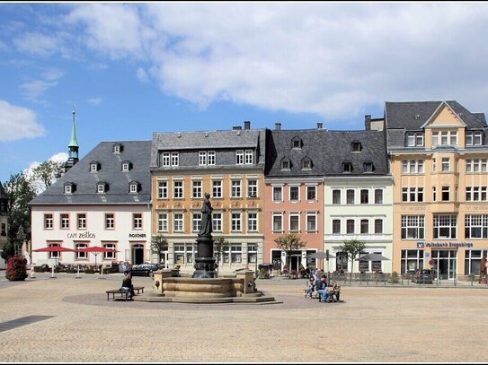 2-Zimmer-Dachgeschosswohnung mit Blick ins bergige Umland von Annaberg