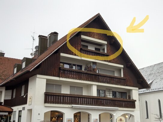 Hier wohnen Sie richtig - 3 ZKB mit Sonnenbalkon in zentraler ländlicher Lage