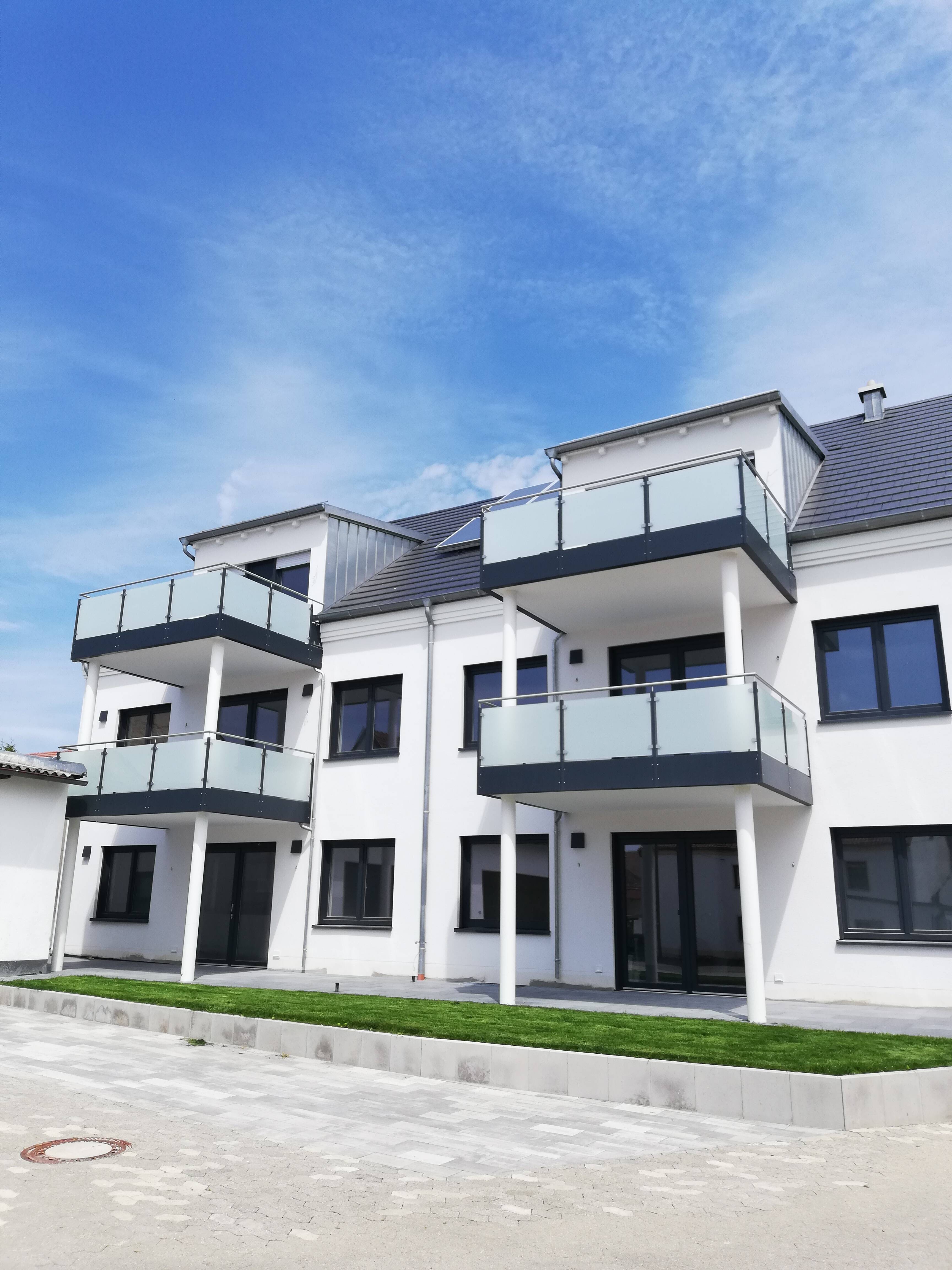                                                               1.OG Wohnung mit Terrasse zzgl. 1-2xGarage und 1xStellplatz. Sehr hochwertige E&hellip;                                                       in Buxheim (Unterallgäu)