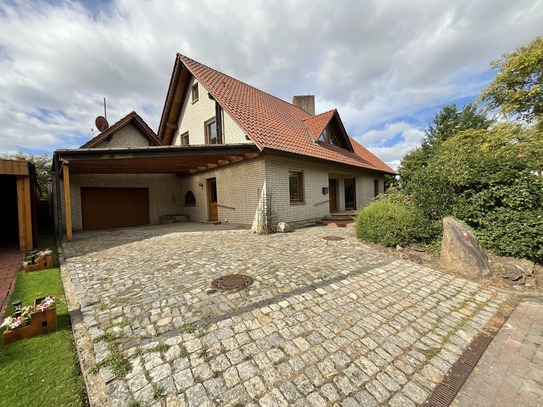 Großzügiges Einfamilienhaus mit Doppelcarport und Garage in Molbergen