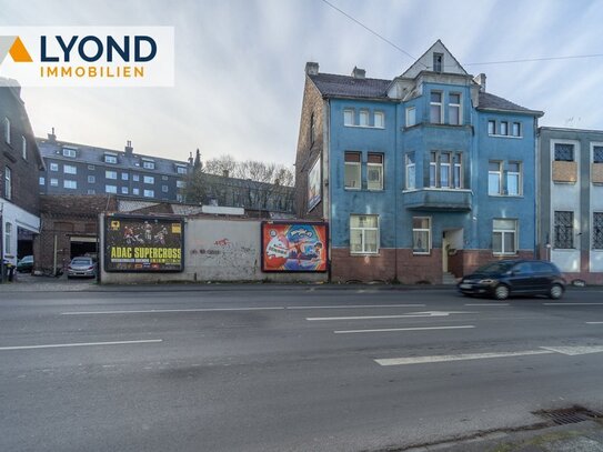 Mehrfamilienhaus mit großer 845 m² Gewerbehalle - ein Rohdiamant mit viel Potenzial!