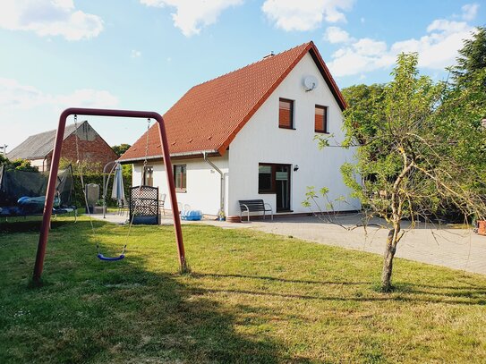 Gepflegtes Einfamilienhaus mit Garage