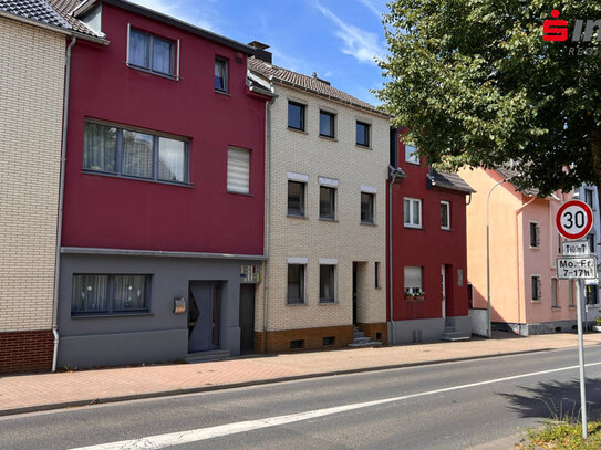 Mehrgenerationenhaus mit großem sonnigen Garten und Doppelgarage