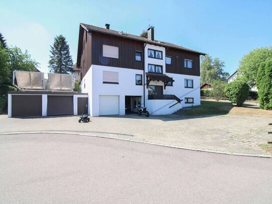 Großzügige 4-Zimmer-Dachgeschosswohnung mit Loggia, 2 Bädern und Garagenstellplatz