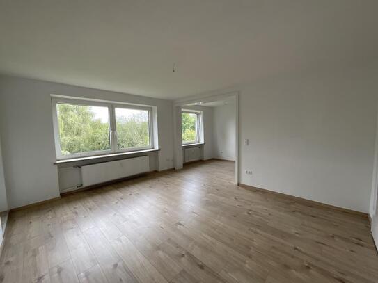 Frisch vollsanierte 3-Zimmer-Wohnung mit Balkon und Wanne in Wilhelmshaven Wiesenhof zu sofort!