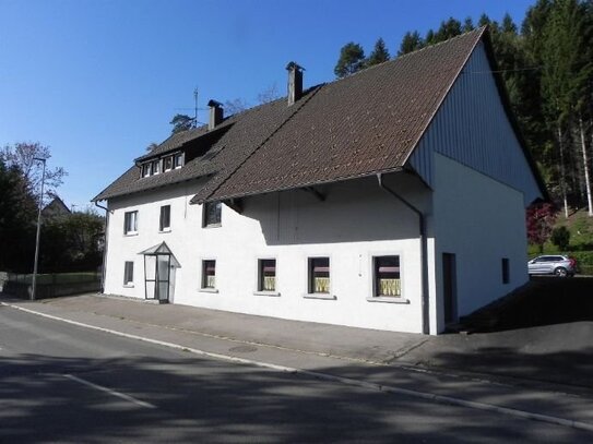 Schönes altes Bauernhaus