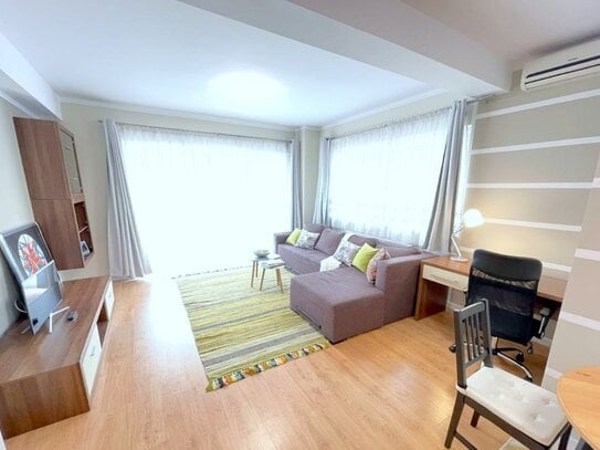 Schöne 1,5 Zimmer Wohnung Balkon Einbauküche