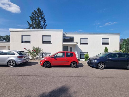 Gemütliche 2-ZKB Wohnung im Souterrain mit Balkon in gefragter Wohnlage