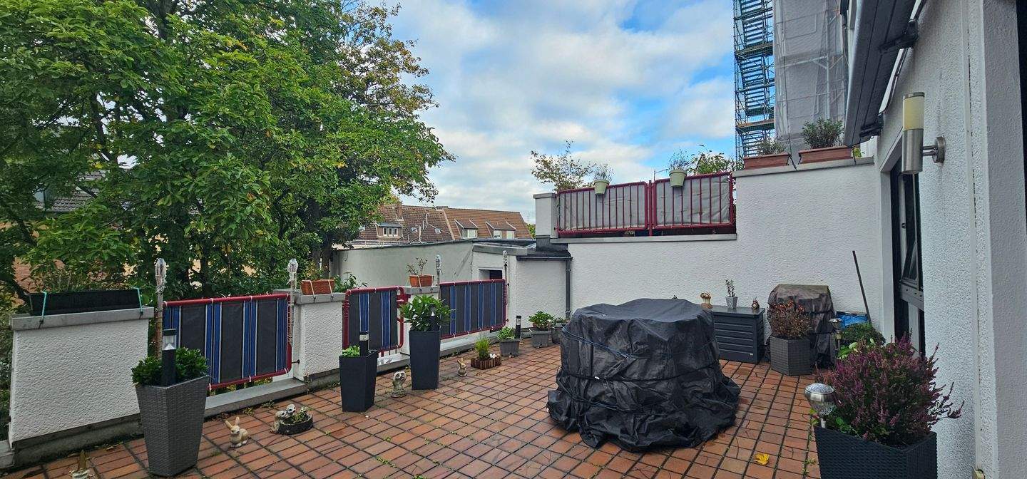 Schön geschnittene und ruhig gelegene Appartement-Eigentumswohnung in Porz-Mitte mit sehr großer Terrasse