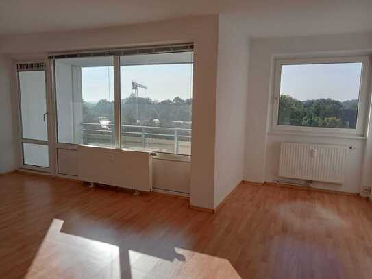 Renovierte, sanierte 2 Zim- Whg. Harburg-Wilstorf / 7.OG / 62,22 m² Toller Ausblick!