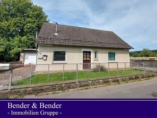 ***RESERVIERT***Stark sanierungsbedürftiges Einfamilienhaus in ruhiger Höhenlage mit herrlichem Fernblick!