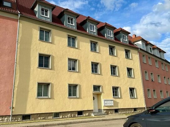 Moderne gemütliche 3. Raum Wohnung im DG mit guter Bus- & Bahnanbindung