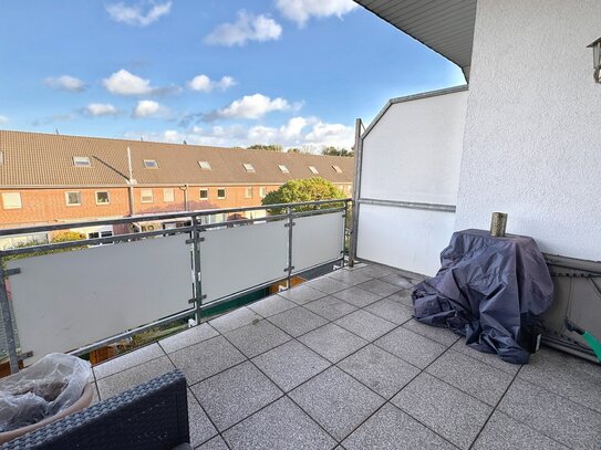 Charmante Dachgeschosswohnung mit großer Loggia in begehrter Sackgassenlage