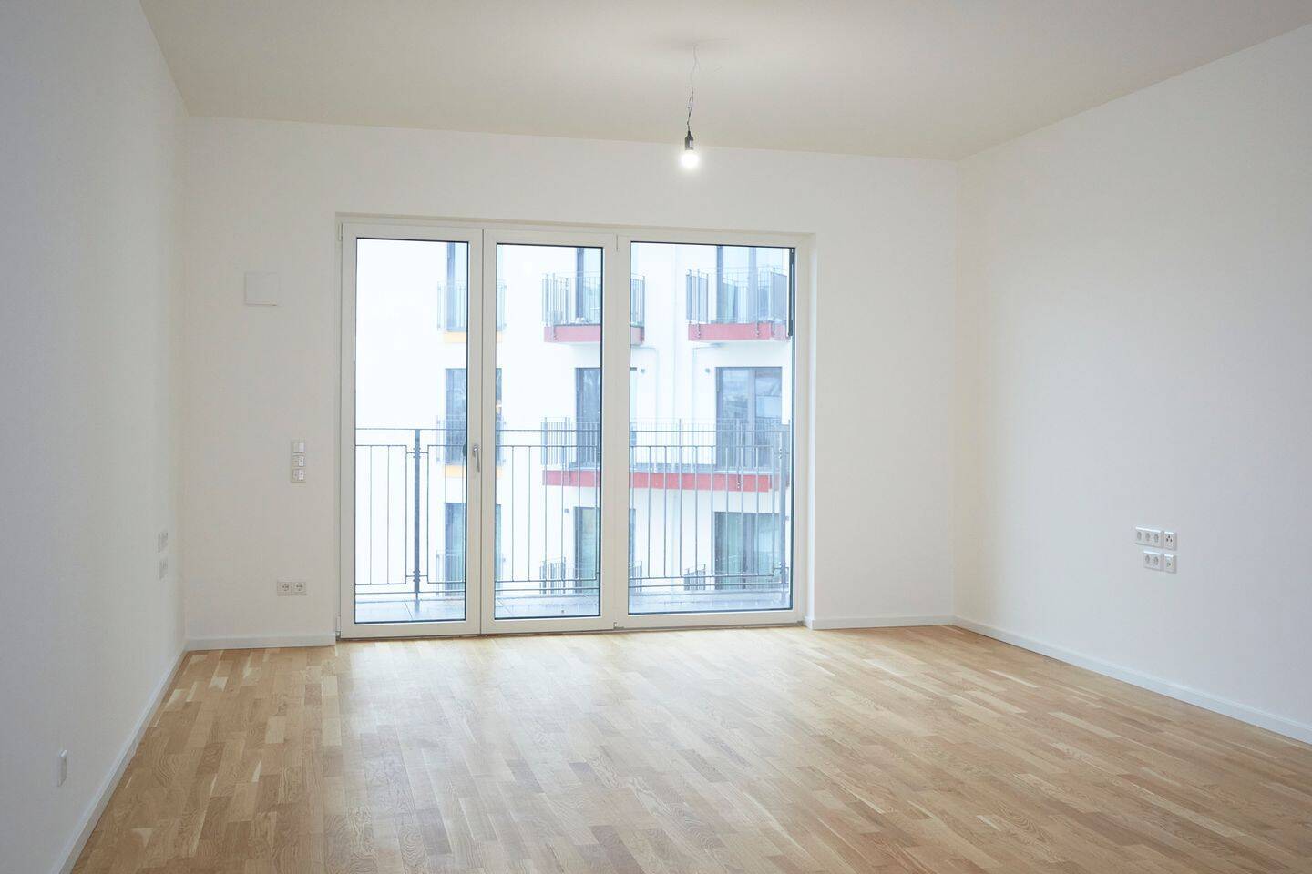 Mittendrin in Berlin - 2-Zimmerwohnung mit EBK - Photo 1