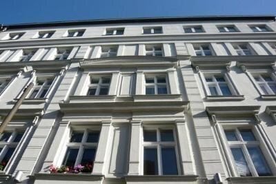 Regierungsviertel! helle, großzügig geschnittene Wohnung mit separater Küche, tlw. Kassettentüren, Südbalkon, 3. OG,