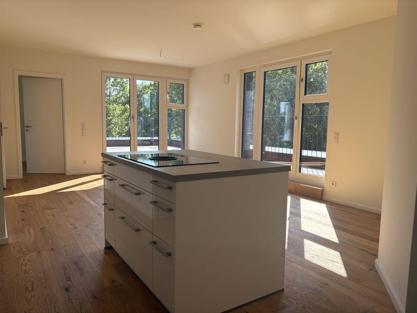 Family Penthouse mit Wasserblick - Photo 1