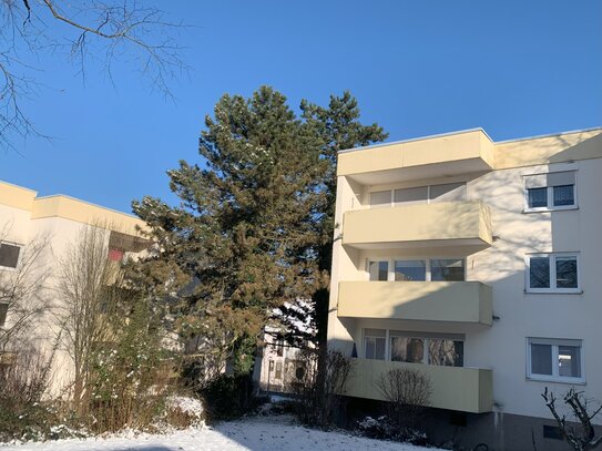 Hoch über Regensburg - helle 3 Zimmer Wohnung mit Balkon