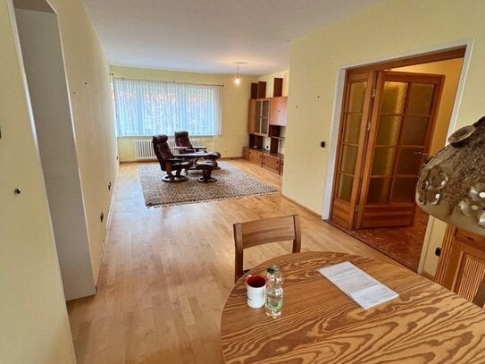 BELLE ETAGE 3-Zimmer-Wohnung mit Balkon & Stellplatz - 1. Etage im ruhigen Zehlendorf, 90 m²